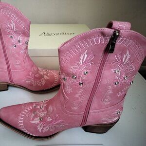 Rhinestone Ankle Cowboy Boots for Women Embroidered US 9.5 NIB